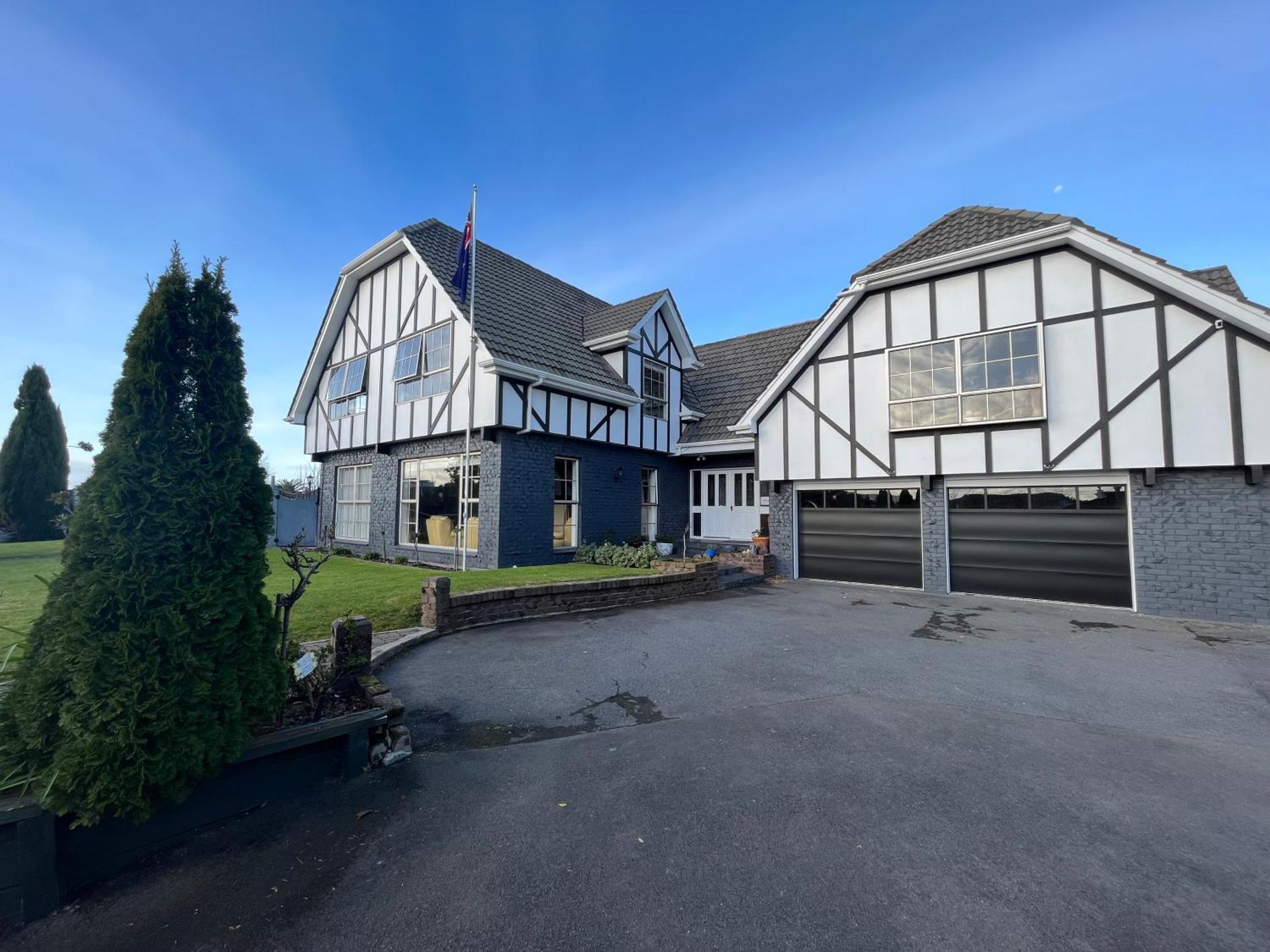 Tudor Manor Bed & Breakfast Paraparaumu Bagian luar foto