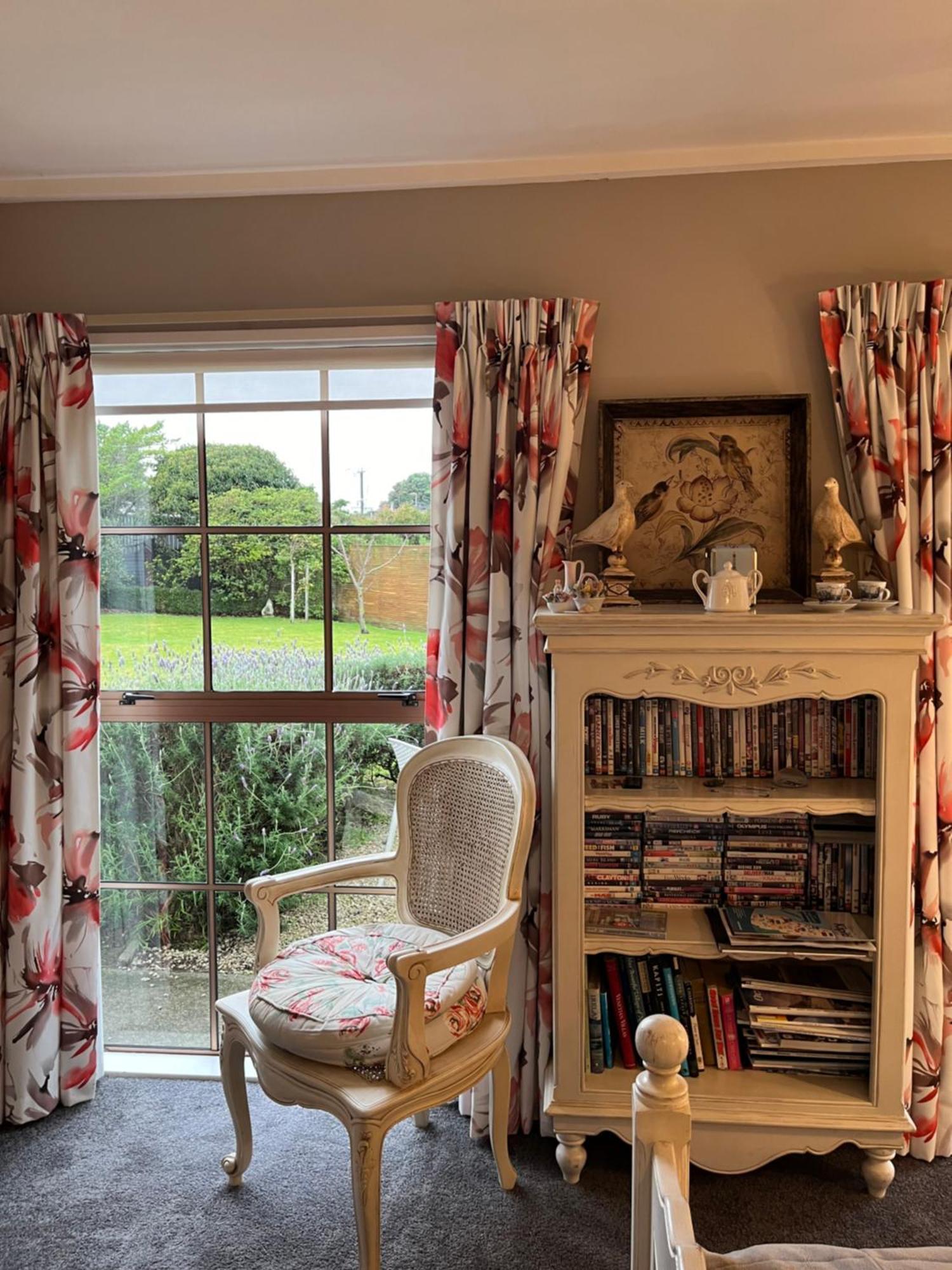 Tudor Manor Bed & Breakfast Paraparaumu Bagian luar foto