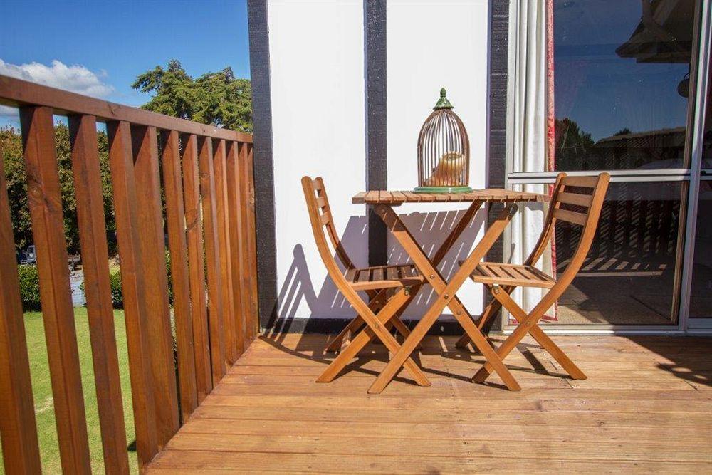Tudor Manor Bed & Breakfast Paraparaumu Bagian luar foto